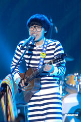 幻灯：卢广仲香港个唱尾场落幕 出席庆功宴兴奋难掩