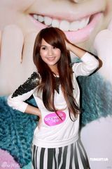 幻灯图：杨丞琳展可爱魅力 笑称上围还好不需丰胸