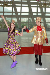 幻灯图集：Jessica C与男友冰上共舞 共享甜蜜圣诞 