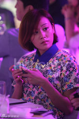 组图：何炅崔始源聚好友婚礼 俞灏明束发现身