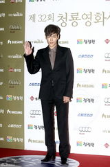 组图：第32届韩国青龙电影奖颁奖典礼群星闪耀