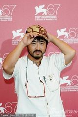 高清图：《极限迷宫》发布会 导演清水崇变蜘蛛人