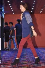 组图：金荷娜车太贤等助阵韩片《委托人》VIP首映式