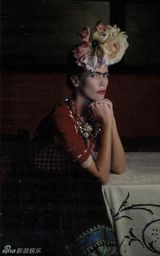 幻灯图集：名模克劳迪娅-希弗全裸大肚照曝光 