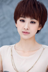 组图：穆婷婷时尚短发写真干练可人