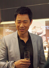 高清图：张丰毅现身名品派对 时光历练展深沉内敛