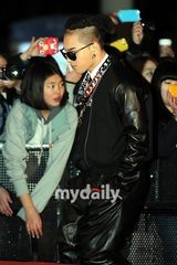 组图：韩Gaon K-pop颁奖bigbang等闪耀红毯