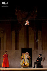 组图：《无病呻吟》亮相大剧院 在笑声中回味忧伤