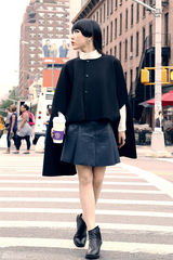 组图：吴莫愁纽约时装周简约街拍大片摩登心情