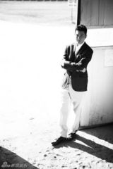 组图：冯绍峰连登三本杂志封面 为《画皮2》卖力宣传