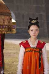 组图：《美人天下》李小璐诠释古代白领造型多变