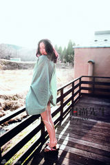 组图：江一燕灾后赴日拍写真 清新温暖传正面能量