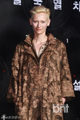 组图：宋康昊等出席《雪国列车》在韩记者会