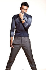 组图：王阳明时尚大片半裸秀身材 刺青吸睛