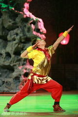 幻灯图：贾宝玉《红楼西游》爱上GAGA版白骨精