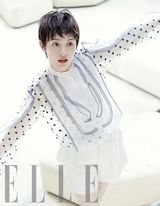 组图：孙俪优雅登开年封面 清丽演绎小小幸福