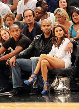 高清组图：伊娃-朗格利亚和球星老公帕克秀恩爱