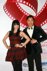 组图：谭耀文亮相慈善晚宴呼吁社会相信爱