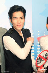 组图：萧敬腾担任反霸凌大使 为年轻时错误道歉