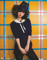 组图：佐佐木希登杂志封面 七款服饰扮靓一周