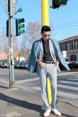 组图：陆毅出席米兰时装周 清新帅气秀长腿