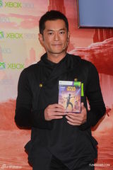 组图：古天乐代言游戏挥剑闯关 望周董体谅狗仔