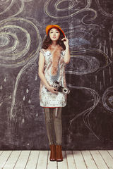 组图：叶青为杂志拍写真 摩登与复古的穿越涂鸦