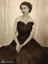 组图：英女王童年萌照曝光 小公主笑容迷人