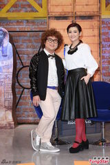 组图：Hebe惹“敛财”风波 Selina声援好姐妹