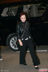 组图：歌唱老师许佩设灵 郑少秋徐小凤致祭