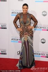 组图：斯帕克斯网眼礼服性感 杰森德鲁罗送香吻