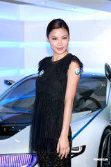 高清组图：乐基儿喜欢驾车之乐 不与黎明一起做运动 