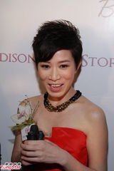 组图：佘诗曼明年回TVB拍剧 赞杨怡徐子珊演技