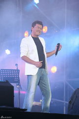 高清：三大唱将高歌红五月 真功夫唱响中歌榜