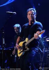 组图：格莱美表彰斯普林斯汀 凯蒂-佩里等捧场