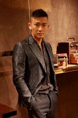 组图：聂远绅士装赴台宣传 秀古典贵族气质