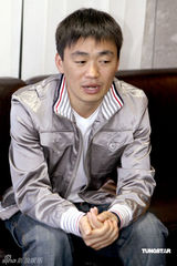 幻灯图：王宝强谈生活爱看电视剧 新作再扮农民工