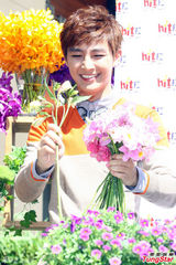 组图：炎亚纶推出新专辑压力太大 暴瘦将近7公斤