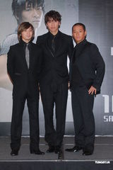 组图：w-inds.来港举行发布会 感谢粉丝接机