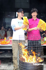 幻灯图：林志玲助阵模特公司开工 泳装环节趣味十足