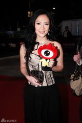 高清图：《最爱》剧组亮相 章子怡妩媚蒋雯丽知性