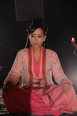 组图：探班吴奇隆马苏山洞拍激情戏