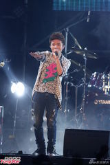 组图：A-Lin落泪小宇忙救场 信旋风登台引高潮