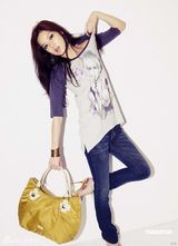 幻灯图：乐基儿代言旧照曝光 外貌清纯动人依旧