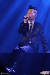 组图：林一峰个唱落幕获梁咏琪黄耀明现身支持