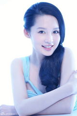 组图：《花开半夏》主演李沁最新写真曝光