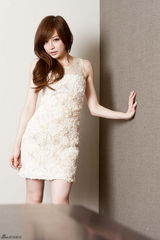 高清图：王心凌登杂志封面 尽显小女人韵味