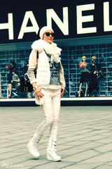 组图：秦丽时尚街拍演绎黑白经典