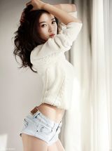 组图：齐溪性感写真展魅惑诱人