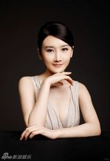 高清图：谭歆柔拍夏日写真 青春美丽亮点十足